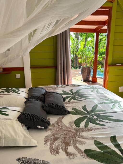 Bungalow, Gite Les Fleurs Du Colibri Буйант Экстерьер фото